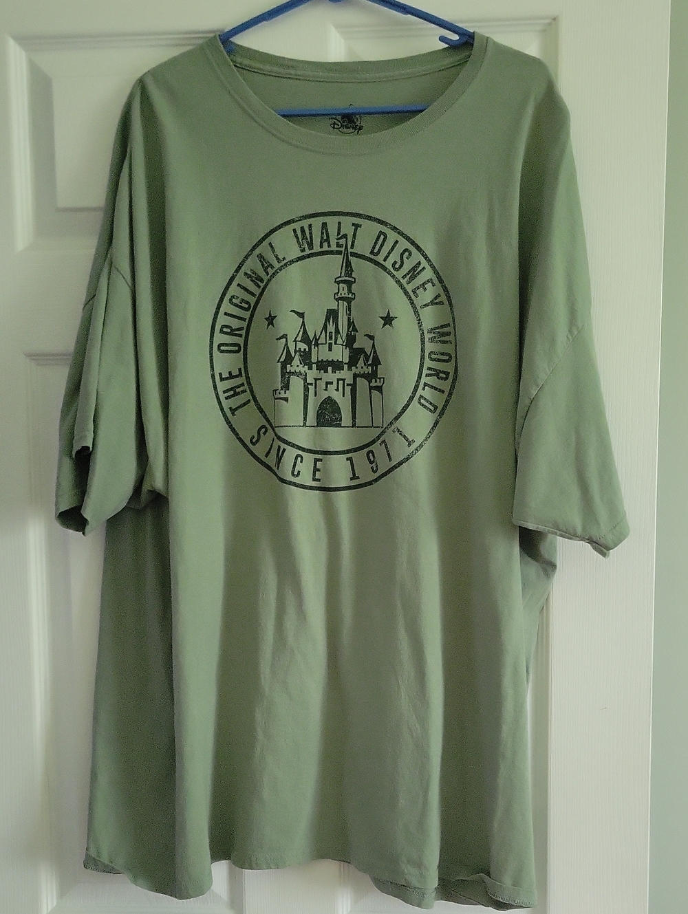 Disney Men's Castle Graphic Short Sleeve Tee